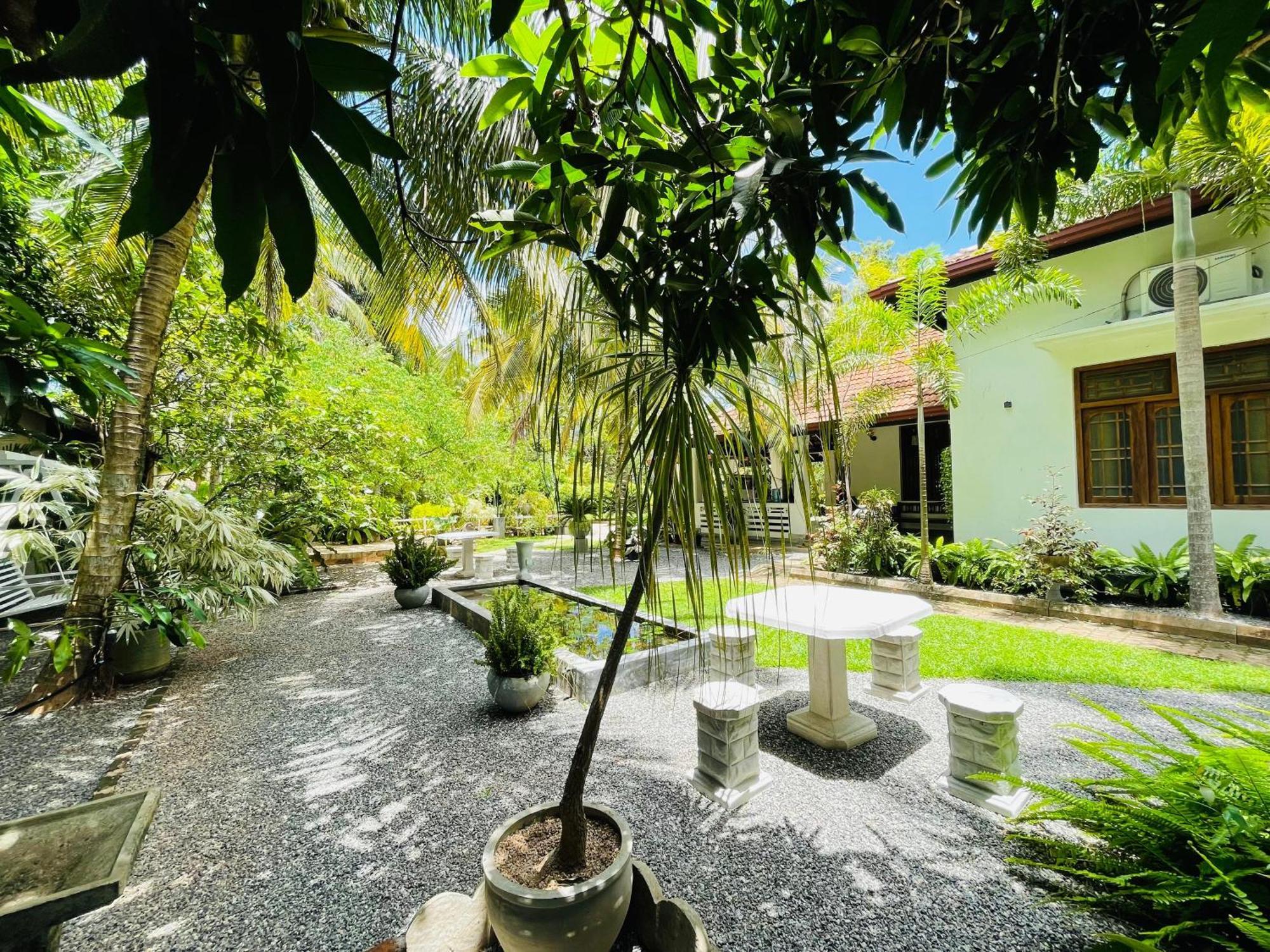 Krishan Villa Negombo Exterior photo
